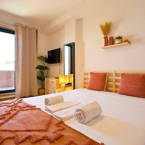 Aposentus - Contemporary Comfort
