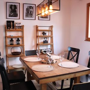 Appartement à 3 Chambres à Coucher