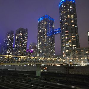 Downtown Toronto Condo, Free Indoor Parking With Amazing View