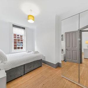 Appartement à 2 Chambres à Coucher
