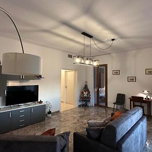 Appartement à 3 Chambres à Coucher