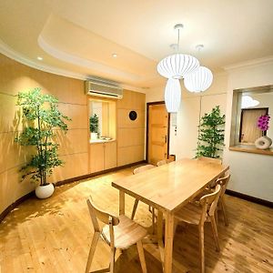Appartement Suite à 3 Chambres à Coucher