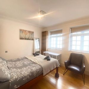 Appartement à 2 Chambres à Coucher