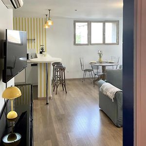 Appartement de Luxe à 2 Chambres à Coucher