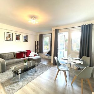 Appartement à 2 Chambres à Coucher