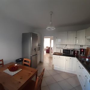 Appartement à 4 Chambres à Coucher