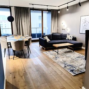 Appartement à 2 Chambres à Coucher