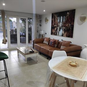Maison Rez De Chaussee, Espace Jardin Pres Du Centre Ville D'Arles