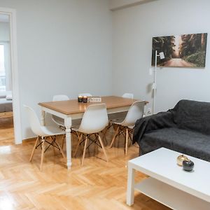 Appartement à 2 Chambres à Coucher