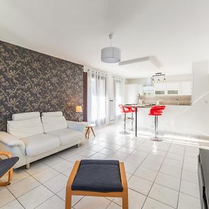 Appartement à 2 Chambres à Coucher