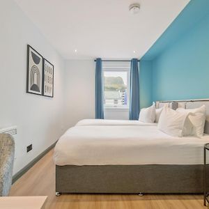 Appartement à 2 Chambres à Coucher