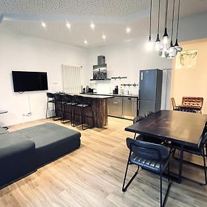 Appartement à 2 Chambres à Coucher