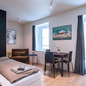 Hitrental Central Station Apartment