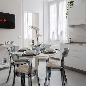 Via Ponte Alle Mosse, 19 - Florence Charming Apartments - A Chic, Newly Renovated Apartment Near Tram Leopolda, A Few Min From Downtown