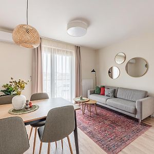 Appartement à 2 Chambres à Coucher