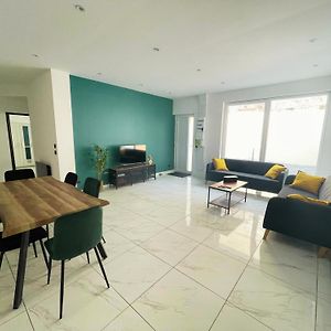 Appartement à 3 Chambres à Coucher
