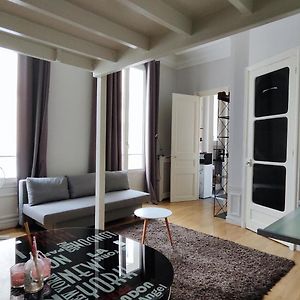 Rue Paul Valery - Paris 16 - 1160