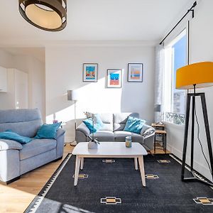 Appartement à 2 Chambres à Coucher