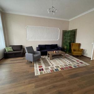 Kalvinter Home