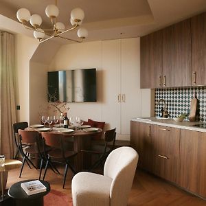 Appartement de Luxe à 2 Chambres à Coucher