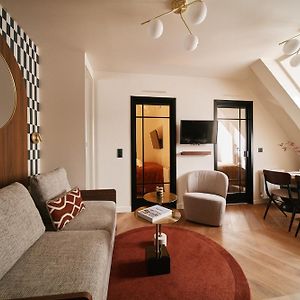 Appartement de Luxe à 2 Chambres à Coucher
