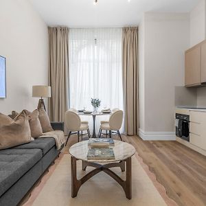 Appartement à 2 Chambres à Coucher