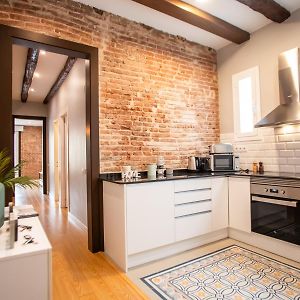 Appartement à 2 Chambres à Coucher