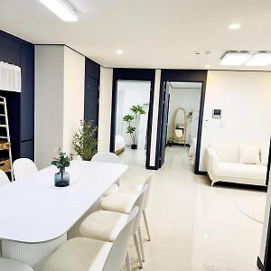 Appartement à 3 Chambres à Coucher