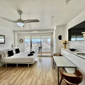 Riscal 9 By United Renters
