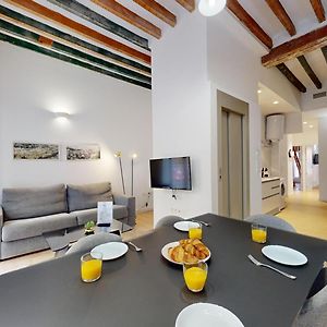 Appartement de Luxe à 2 Chambres à Coucher
