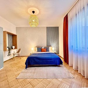 Viva Studio Old Town