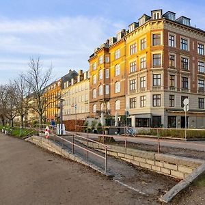 Appartement à 3 Chambres à Coucher