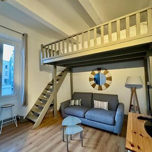 Studio Lit King-Size