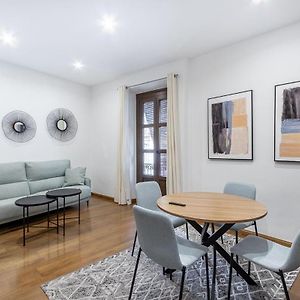 Appartement à 3 Chambres à Coucher