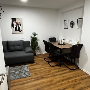 Appartement à 2 Chambres à Coucher