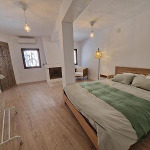 Habitacion Amplia Y Tranquila Con Bano Privado En Piso Compartido