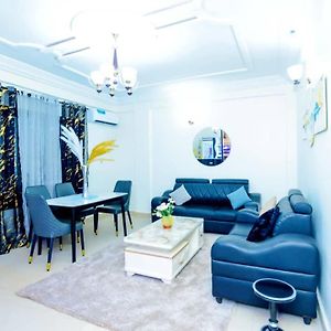 Appartement à 2 Chambres à Coucher