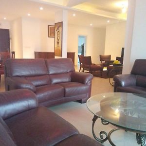 Appartement à 3 Chambres à Coucher