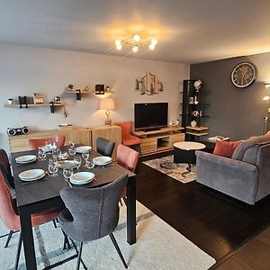 Appartement à 2 Chambres à Coucher
