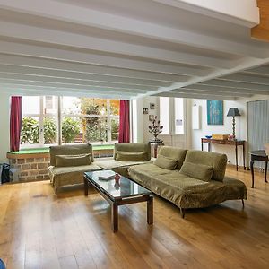 Appartement de Luxe à 2 Chambres à Coucher