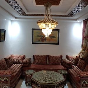 Appartement à 3 Chambres à Coucher