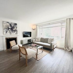 Split Level 2 Bed Apartment- Mayfair