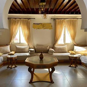 Appartement à 3 Chambres à Coucher