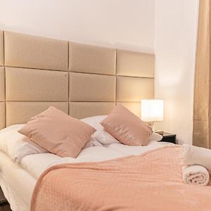 Super Comfy 2Br Apt Historic Location In Vienna