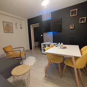 Appartement à 2 Chambres à Coucher