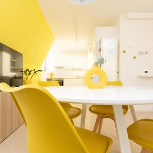Sunny Retreat Near Metro, 12 Min To Duomo