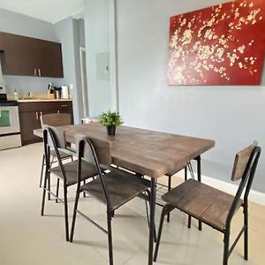 Appartement à 2 Chambres à Coucher