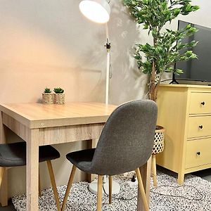 Simple And Tidy Small Studio Surry Hills