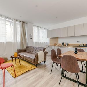 Appartement à 2 Chambres à Coucher