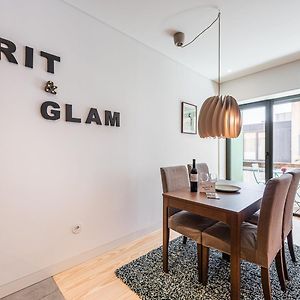 Guestready - Grit & Glam